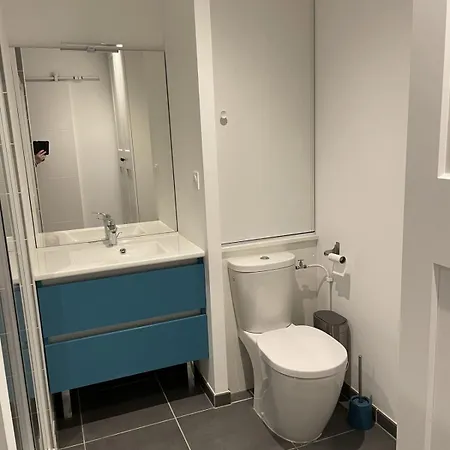 Apartment Cozy T2 With Balcony Near The Sea