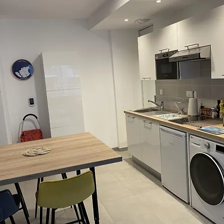 Cozy T2 With Balcony Near The Sea Apartment