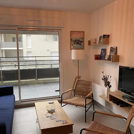 Cozy T2 With Balcony Near The Sea *